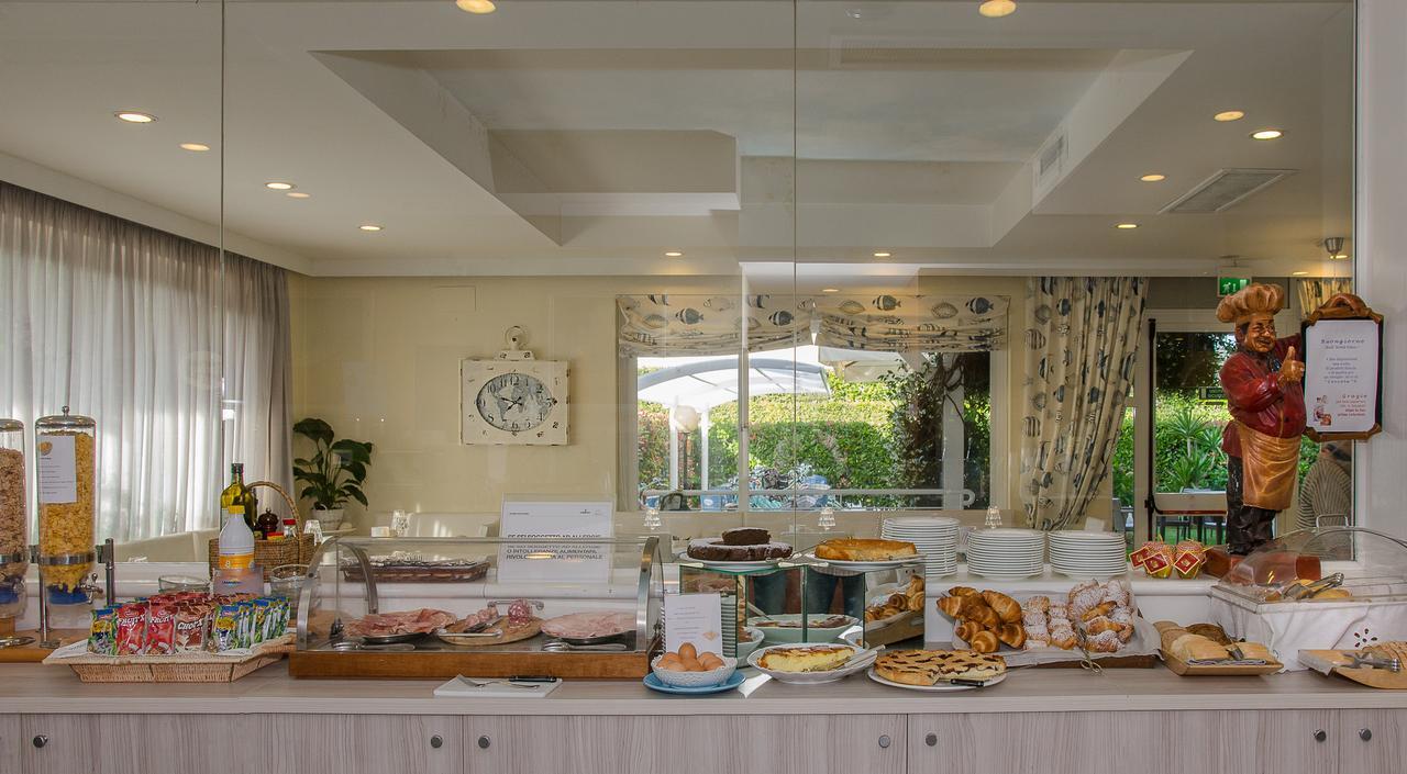 Hotel Eden Cinquale Ngoại thất bức ảnh