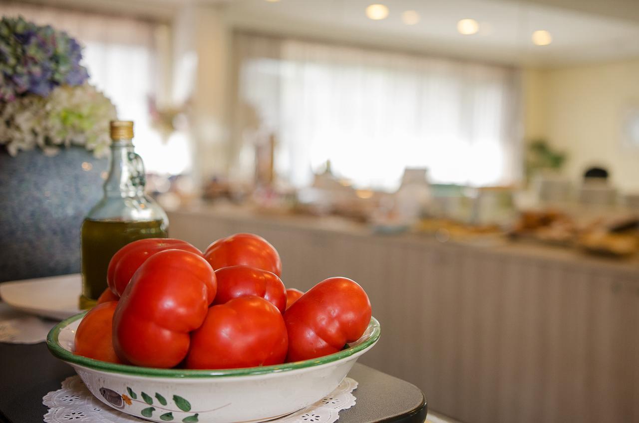 Hotel Eden Cinquale Ngoại thất bức ảnh